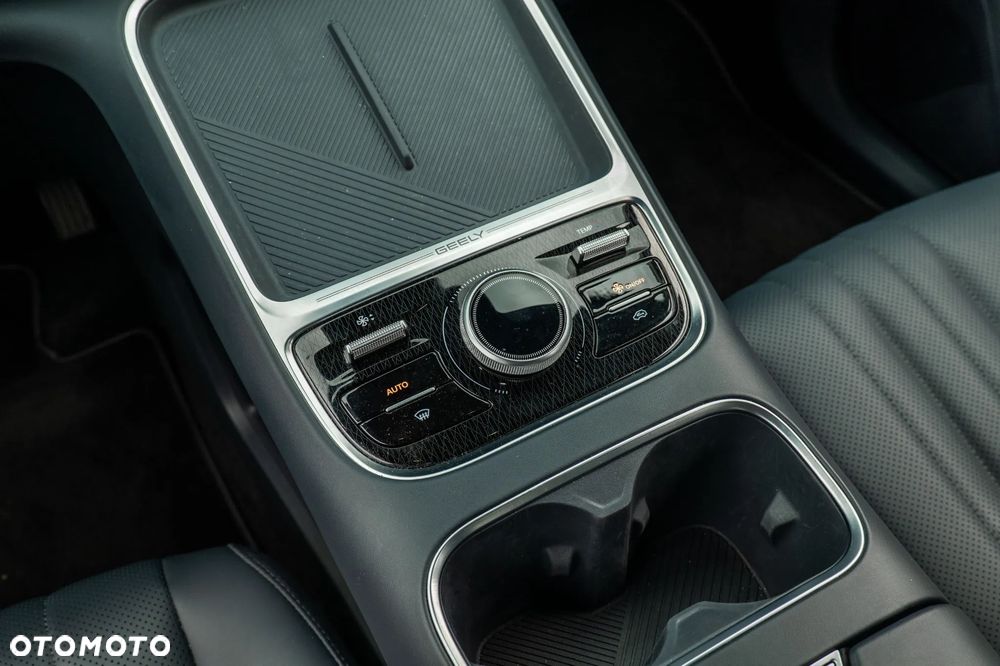Geely Starray EM-i 1.5 PHEV Pro - 24