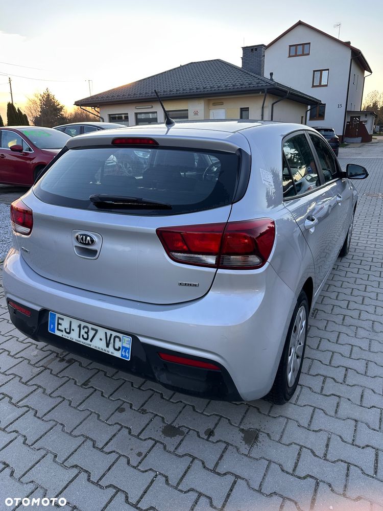 Kia Rio - 5
