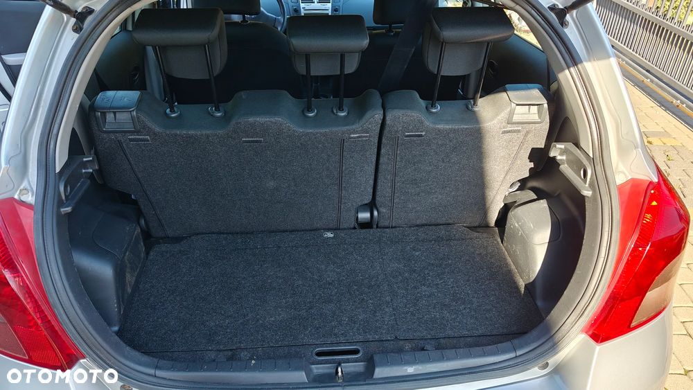 Toyota Yaris - 17