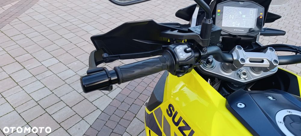 Suzuki V-STROM - 12