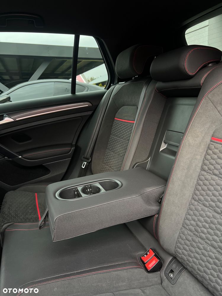 Volkswagen Golf GTI (BlueMotion Technology) DSG Performance - 16