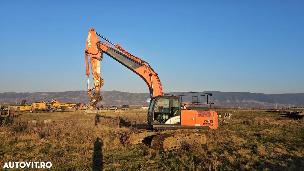 Hitachi ZAXIS ZX 250 Excavator pe șenile - 8