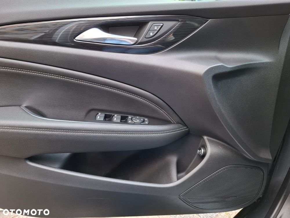 Opel Insignia 1.5 T Exclusive S&S - 9