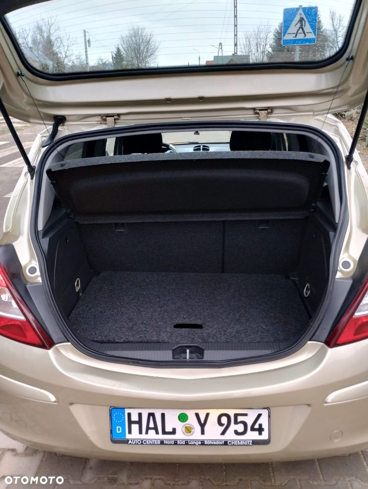 Opel Corsa 1.2 16V Innovation - 12