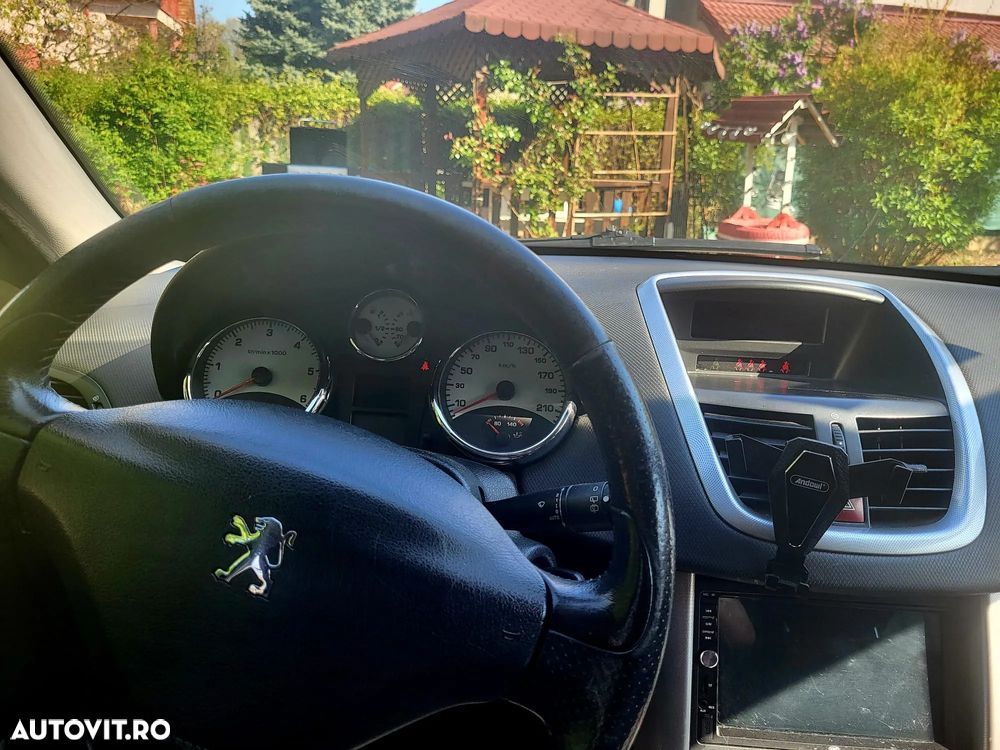 Peugeot 207 1.6 HDI Trendy - 1