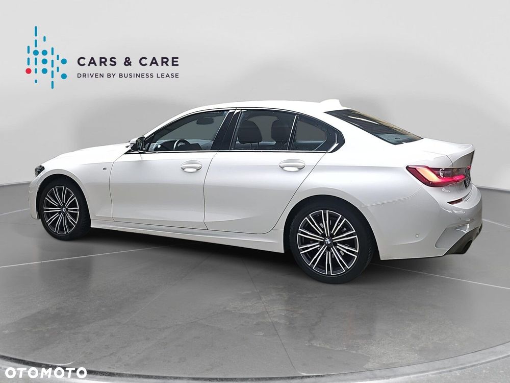 BMW Seria 3 320i xDrive M Sport sport - 31