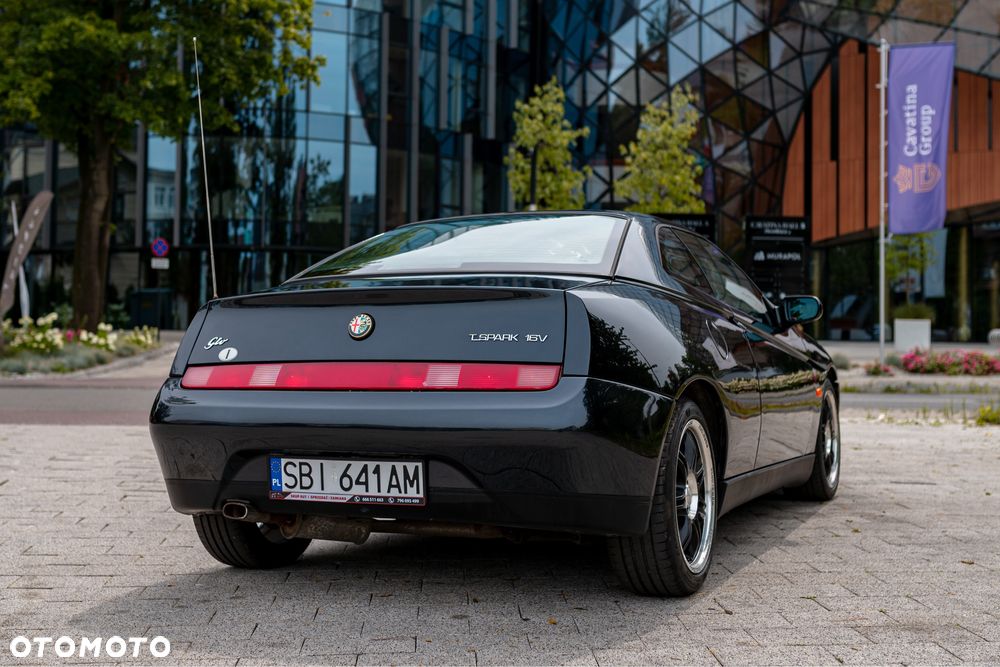 Alfa Romeo GTV - 4