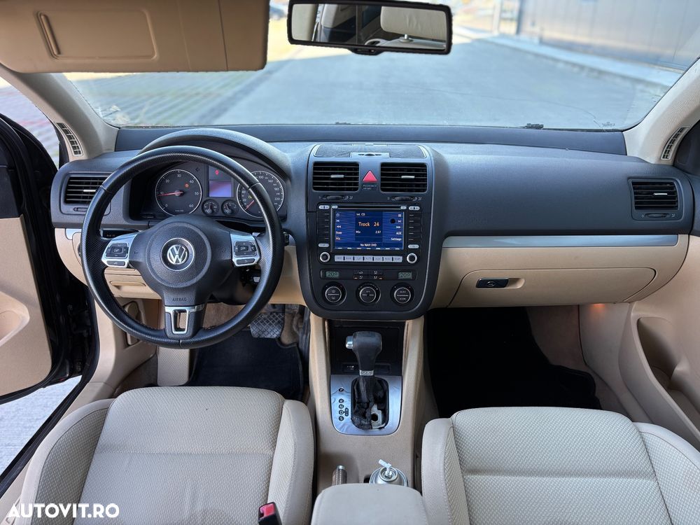 Volkswagen Golf 2.0 TDI Comfortline DSG - 11