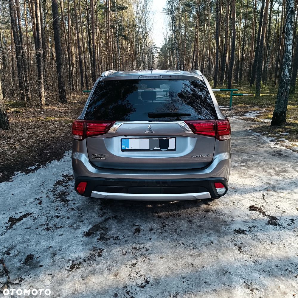 Mitsubishi Outlander 2.0 2WD - 4