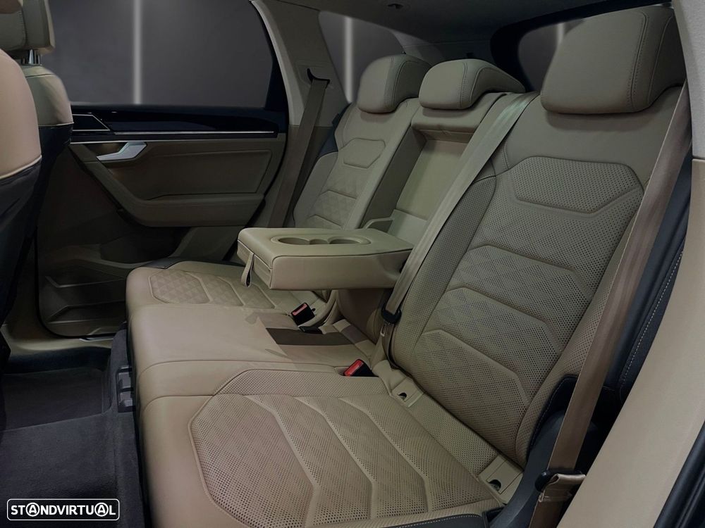 VW Touareg 3.0 TDI V6 Elegance Plus - 39
