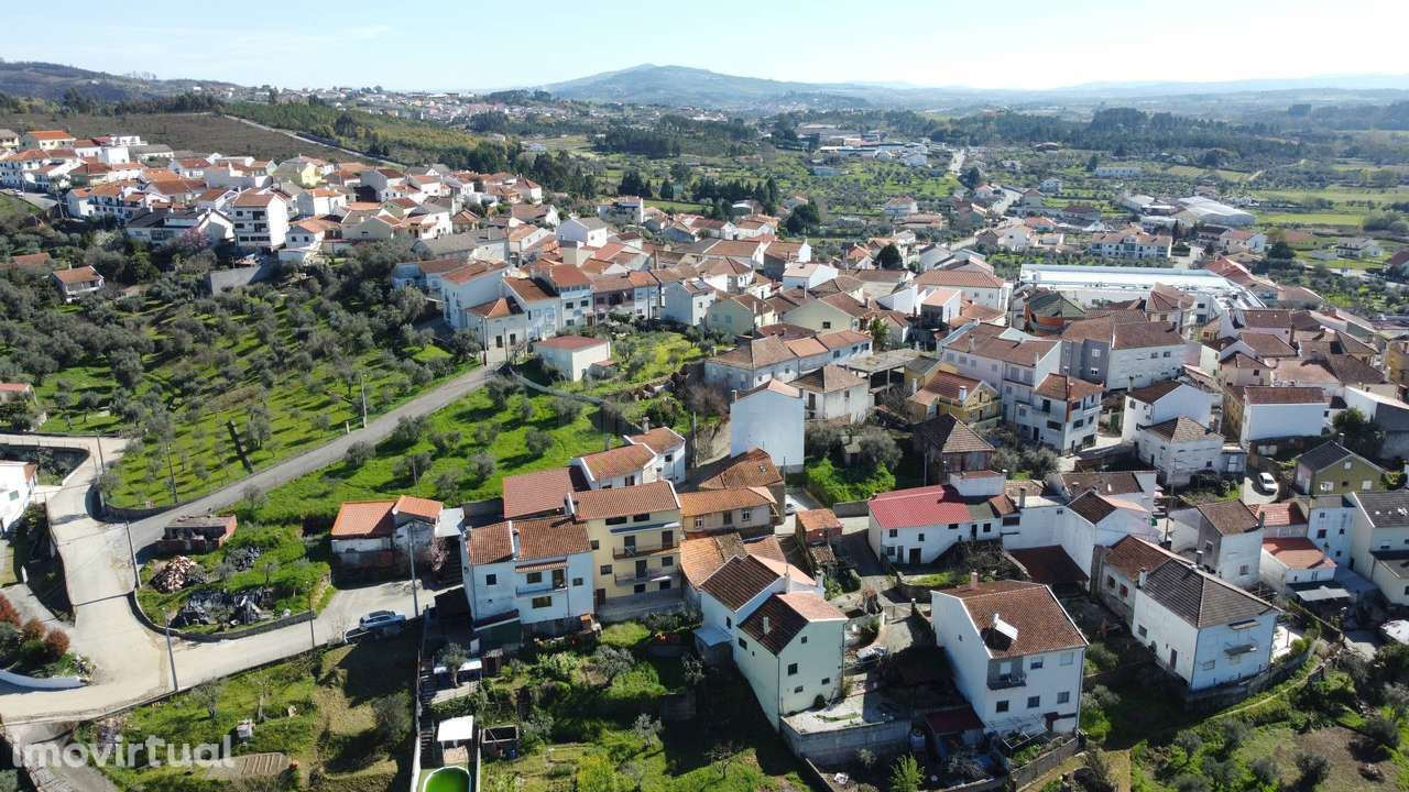 Moradia V7 de 3 pisos c/ Quintal – Peso - a 15 min. da Covilhã - Grande imagem: 5/38