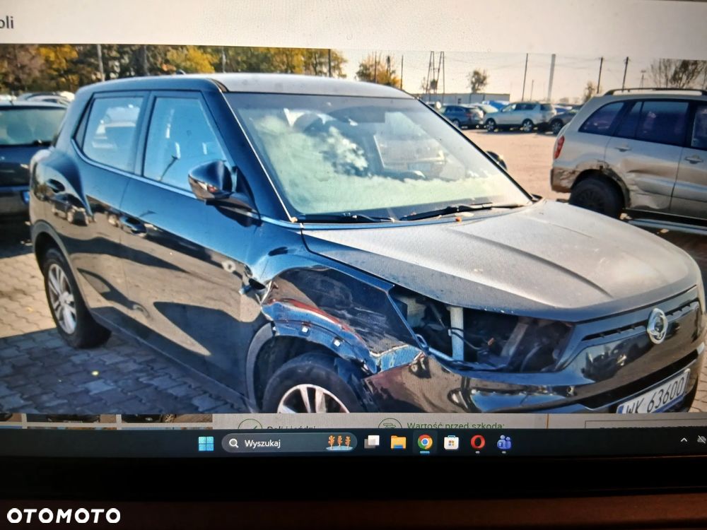 KG Mobility Tivoli 2015 photo 2