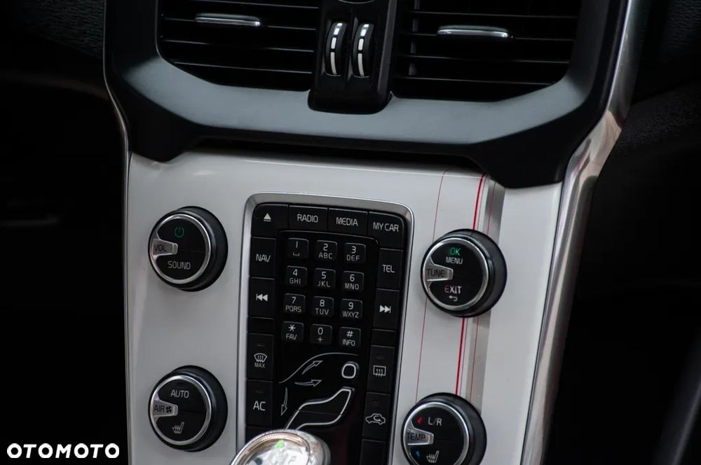 Volvo V40 D4 Drive-E Summum - 20