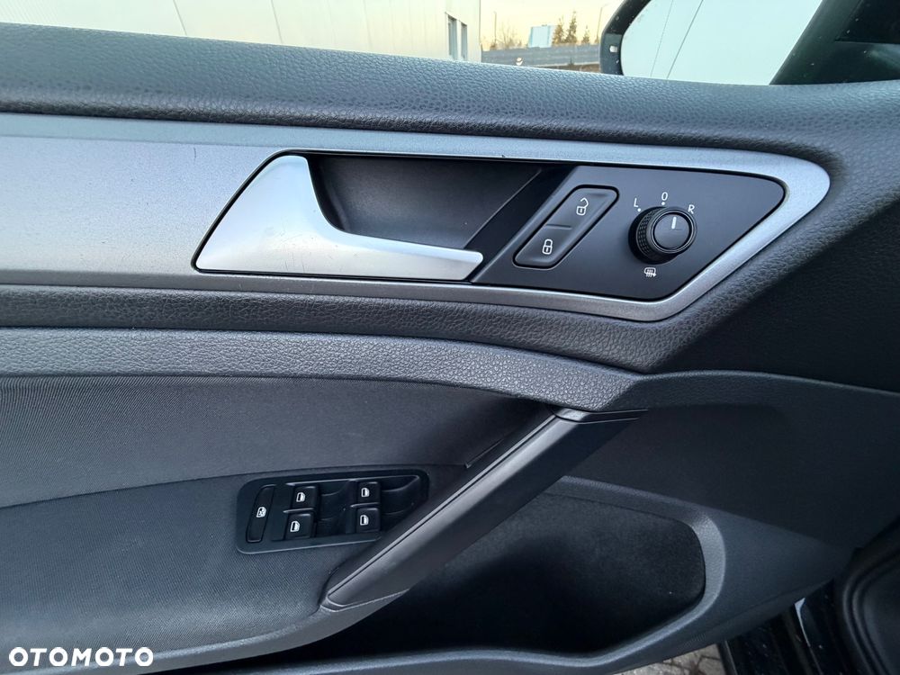 Volkswagen Golf 1.2 TSI BMT Trendline Perfectline - 25