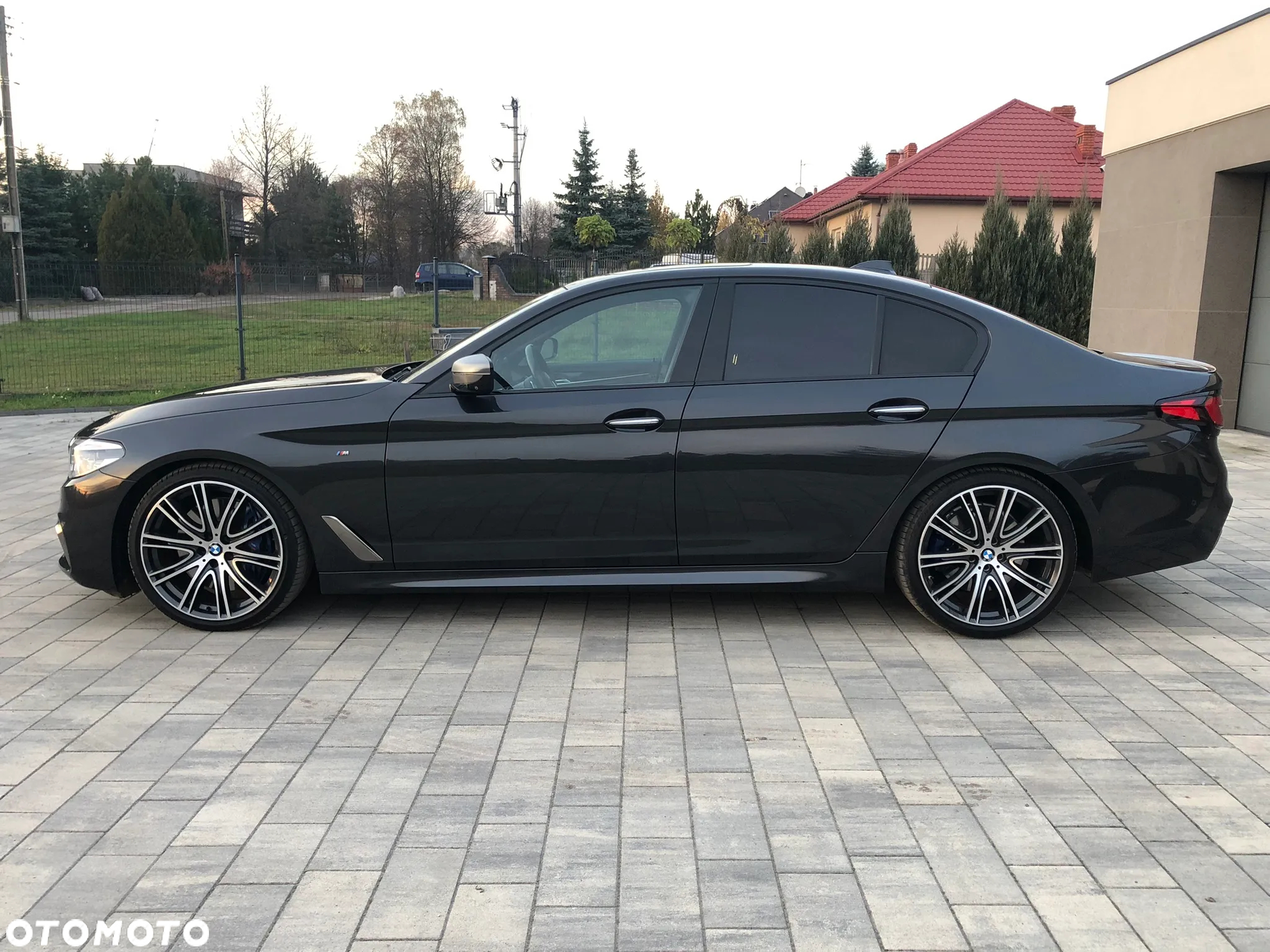 BMW Seria 5 M550i xDrive sport - 8