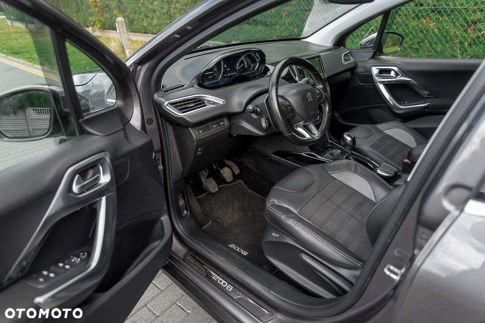Peugeot 2008 1.6 VTi Allure - 32