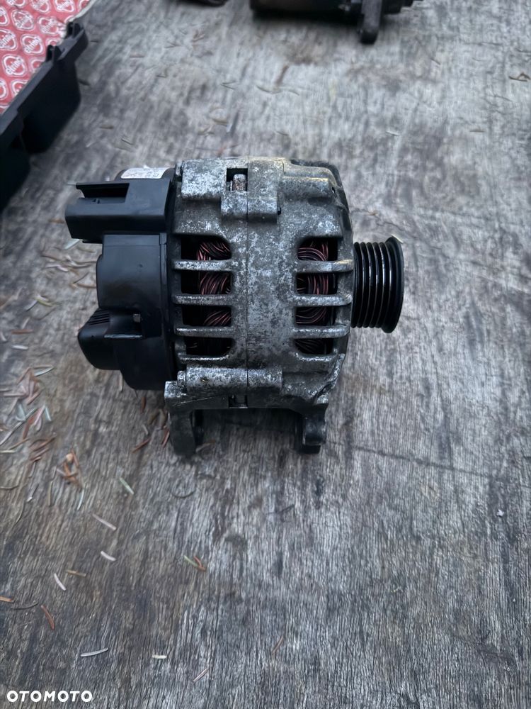 Alternator Skoda Fabia 1,2 6v Valeo - 3