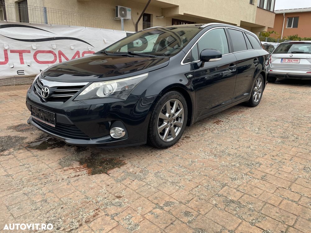 Toyota Avensis Combi 2.2 D-CAT Executive - 1