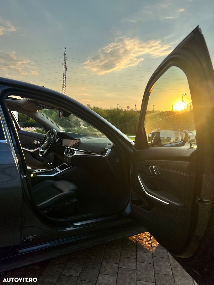 BMW Seria 3 320i Aut. Sport Line - 12