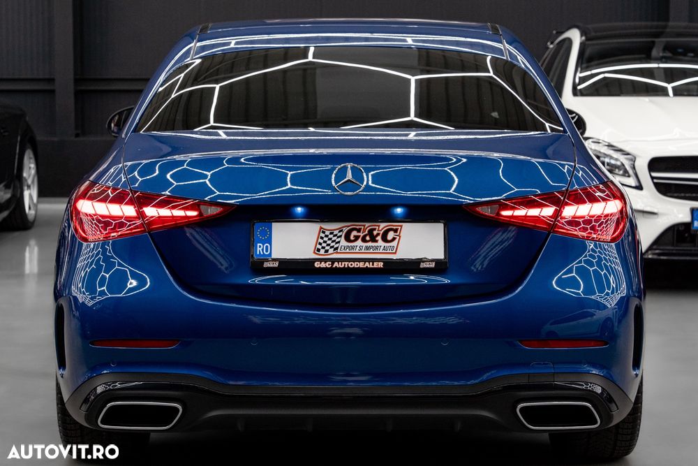 Mercedes-Benz C 300 4Matic 9G-TRONIC AMG Line - 23