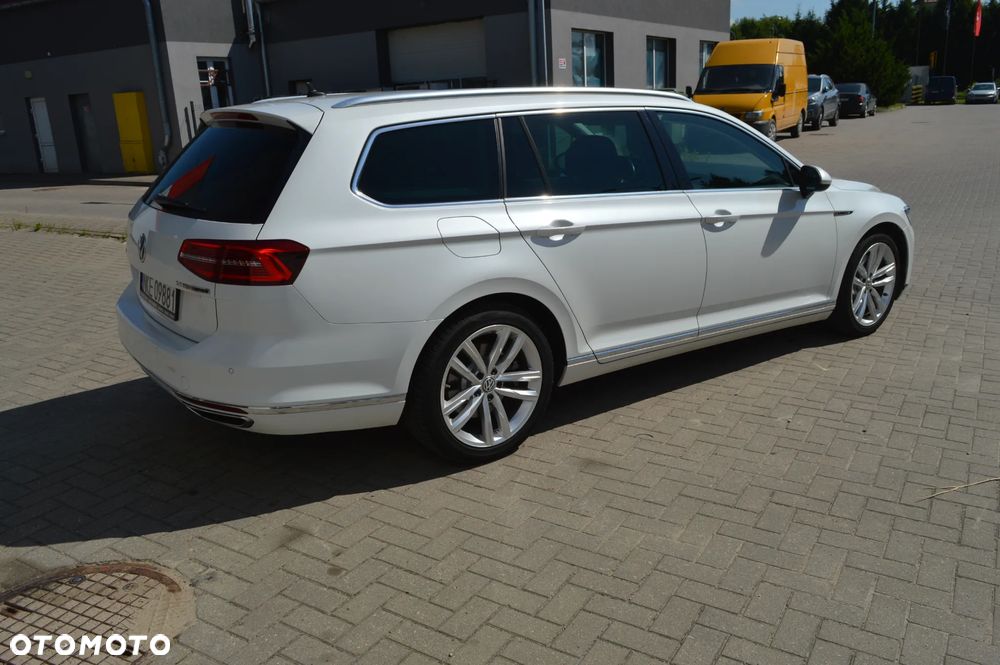 Volkswagen Passat 2.0 TDI Bi-Turbo BMT 4Mot Highline DSG - 12