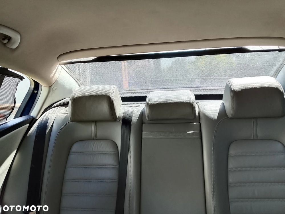 Volkswagen Passat 2.0 TDI Comfortline - 20