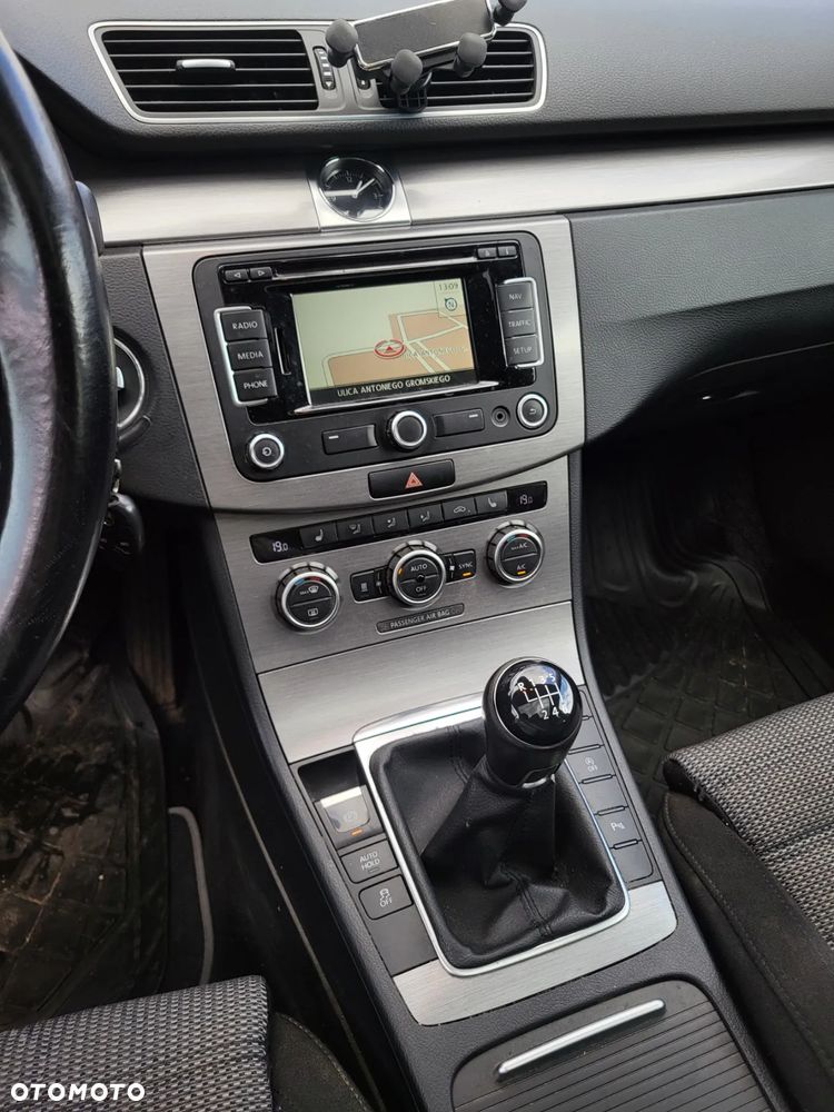 Volkswagen Passat 2.0 TDI Highline - 35