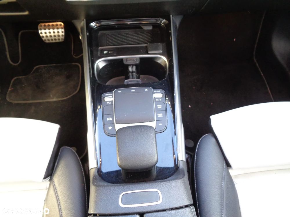 Mercedes-Benz GLB 250 4Matic 8G-DCT Special Edition - 17