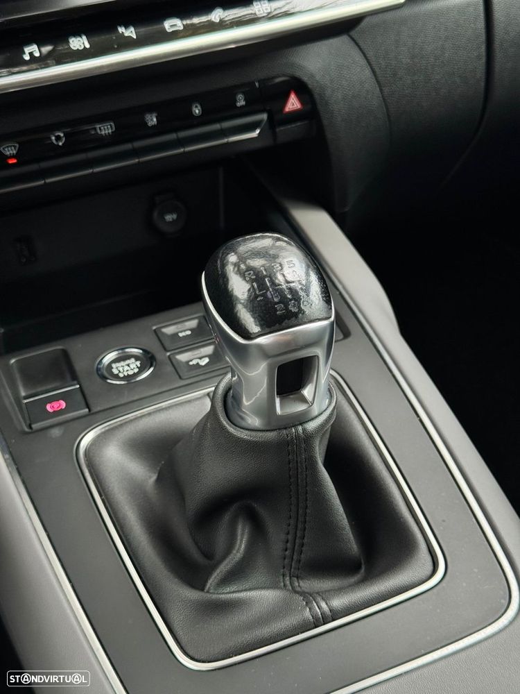 Citroën C5 Aircross 1.2 PureTech Shine - 16