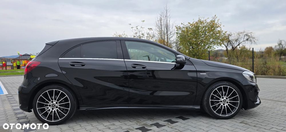 Mercedes-Benz Klasa A 180 7G-DCT AMG Line - 11