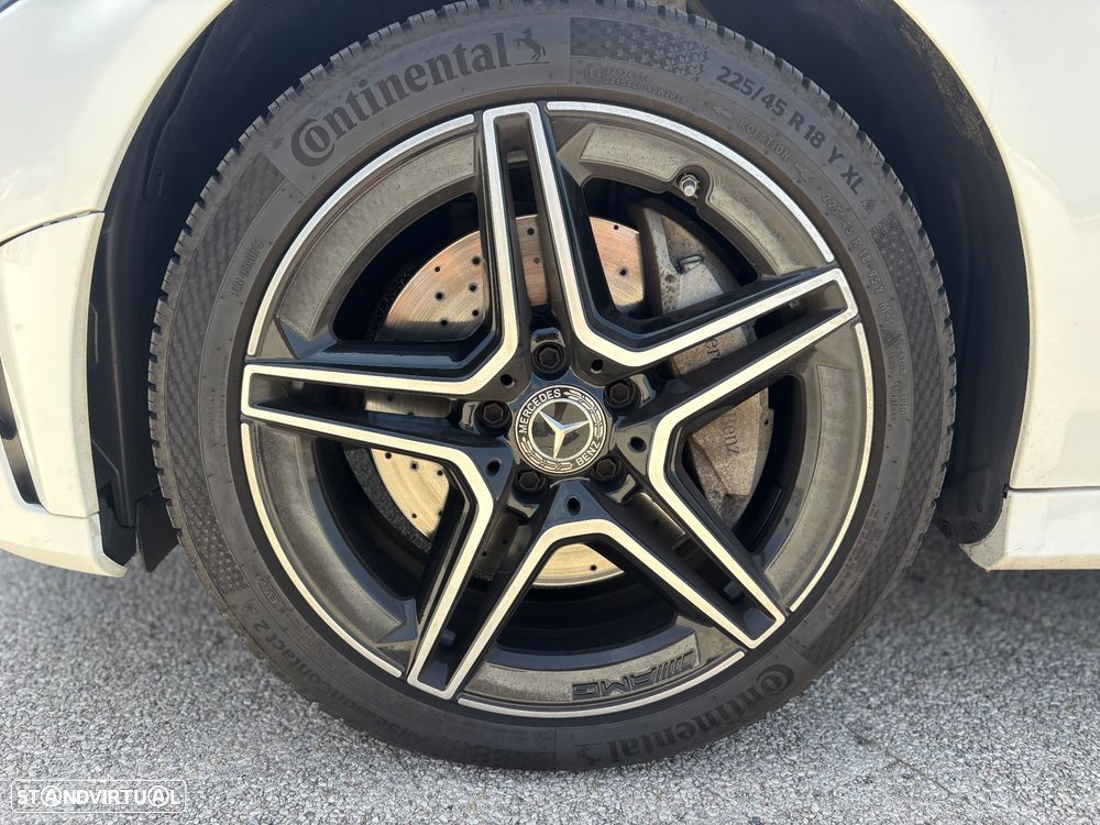 Mercedes-Benz C 300 e AMG Line - 19