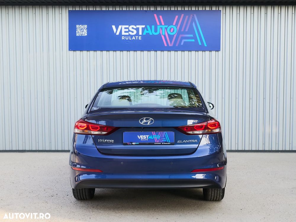 Hyundai Elantra - 6
