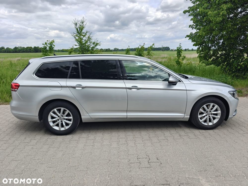 Volkswagen Passat - 31