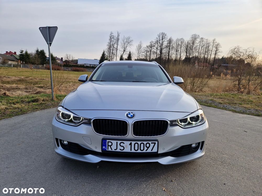 BMW Seria 3 320d xDrive - 12