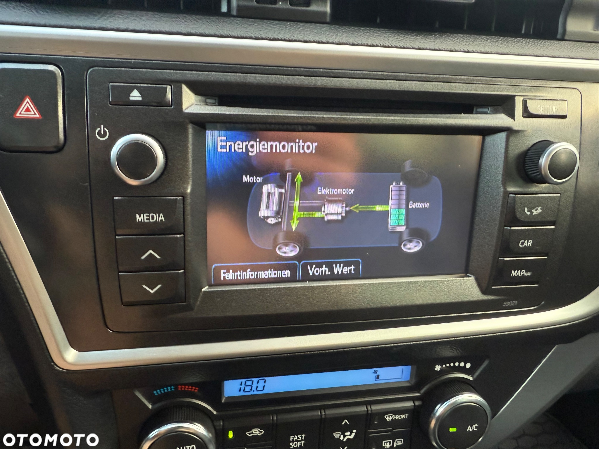 Toyota Auris 1.8 Hybrid Life - 24