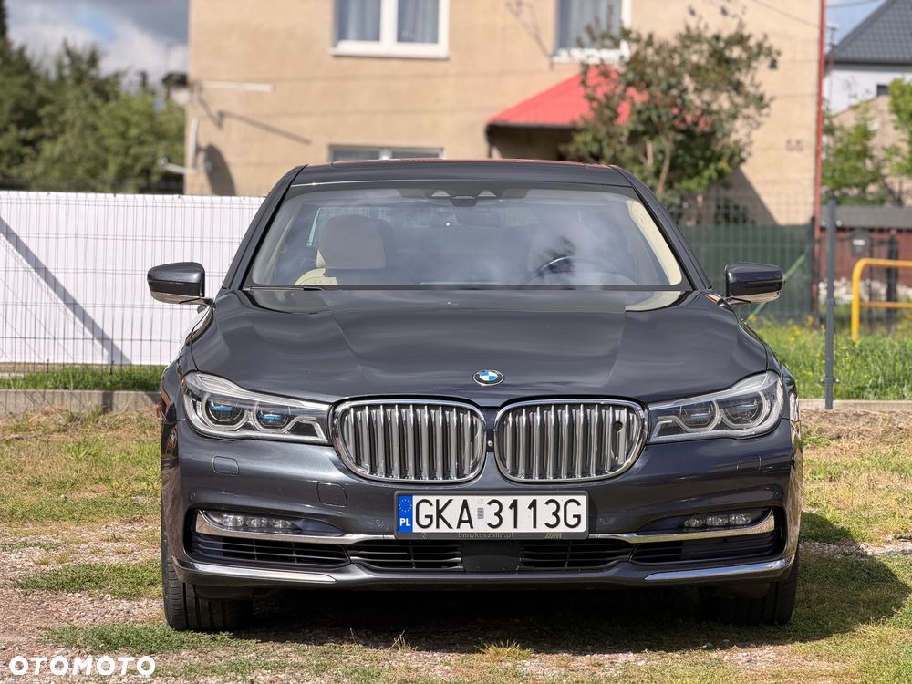 BMW Seria 7 750i xDrive - 5