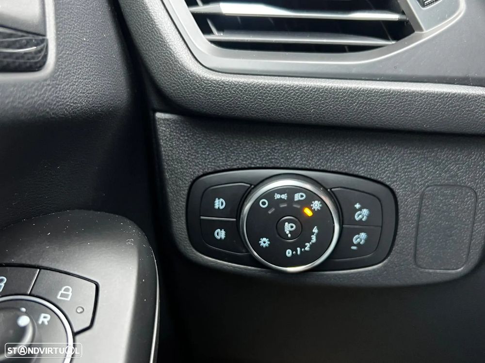 Ford Focus 1.0 EcoBoost MHEV ST-Line - 36