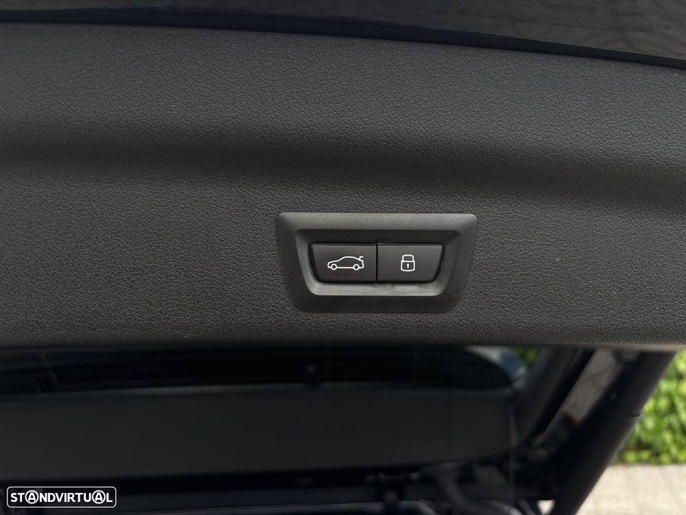 BMW iX1 xDrive30 M Sport Pack - 24