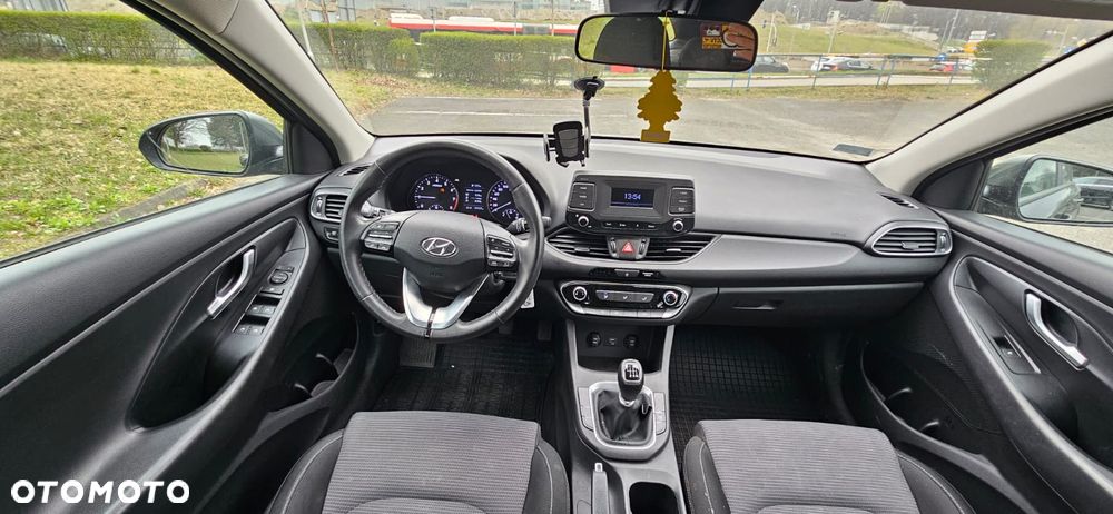 Hyundai i30 1.5 DPI Classic + - 14