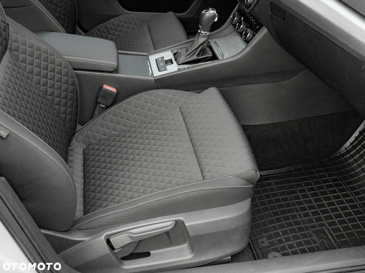 Skoda Superb 2.0 TSI Ambition DSG - 32