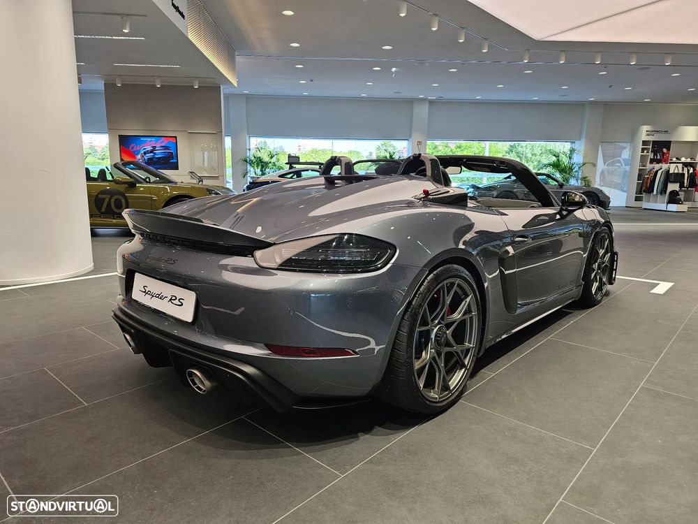 Porsche 718 Spyder - 4
