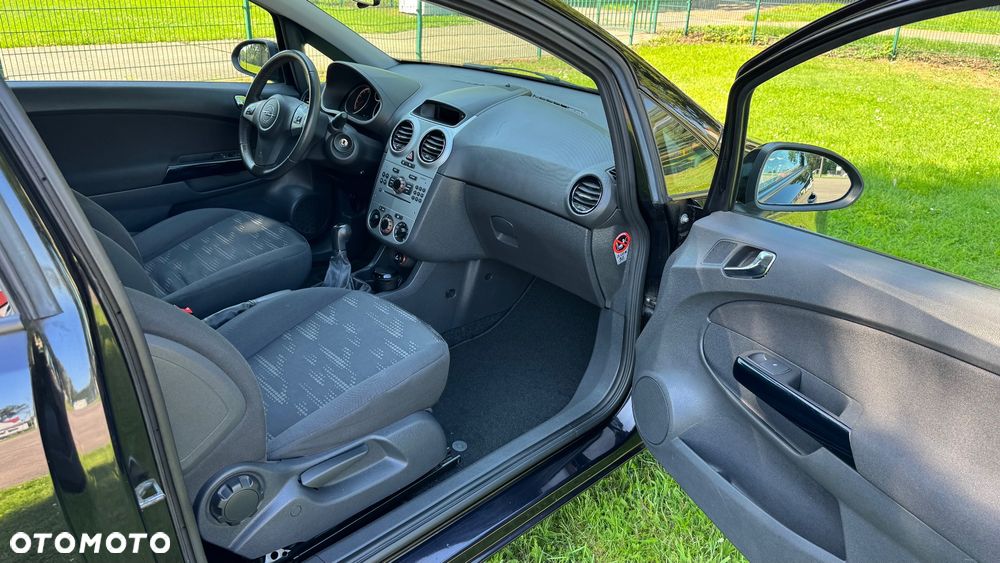 Opel Corsa 1.4 16V Satellite - 16