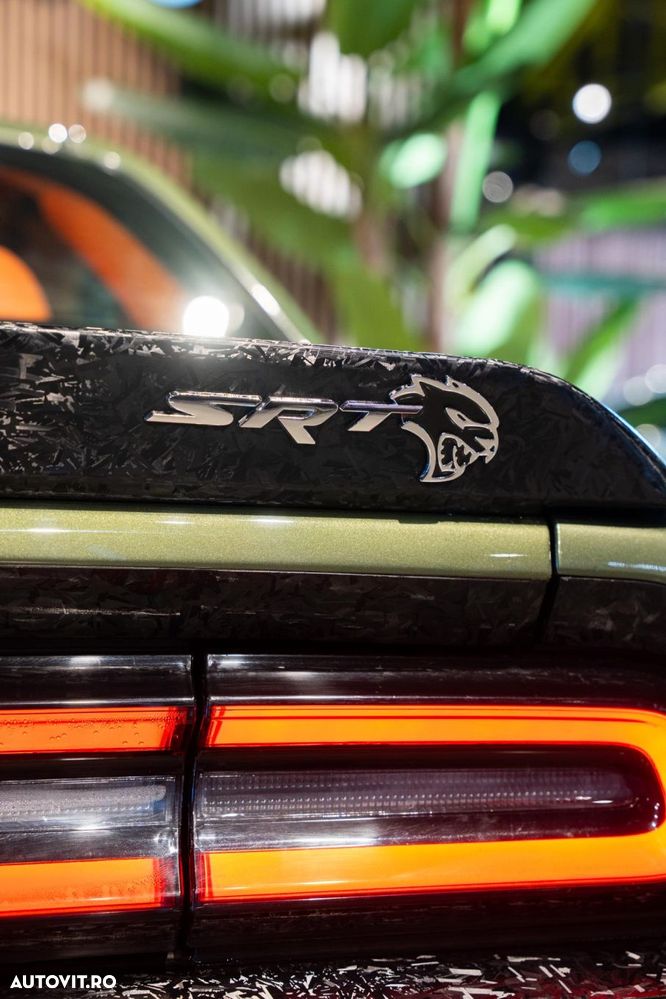 Dodge Challenger - 23