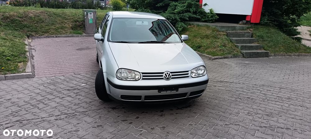 Volkswagen Golf - 3