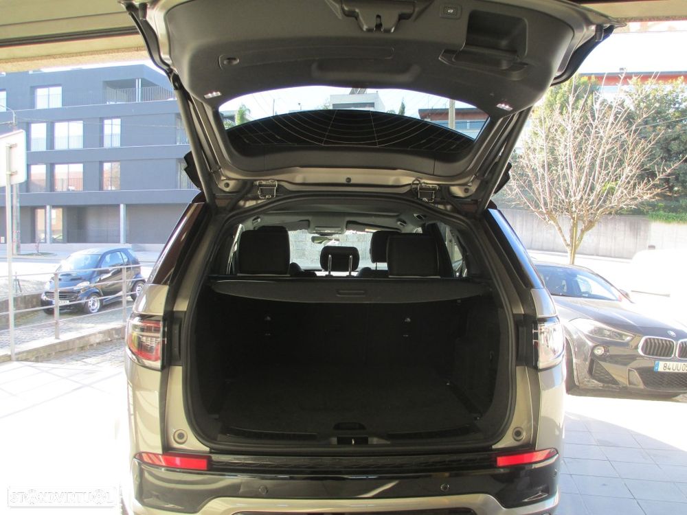 Land Rover Discovery Sport 1.5 I3 P300e AWD R-Dynamic SE - 36