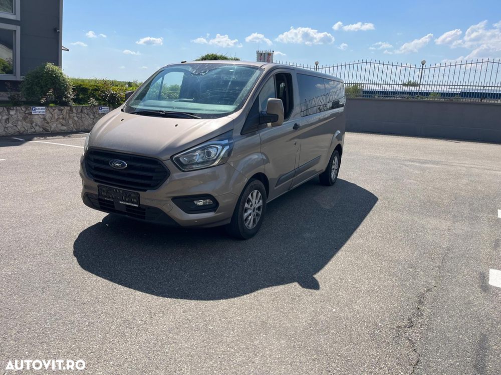 Ford Tourneo Custom - 2