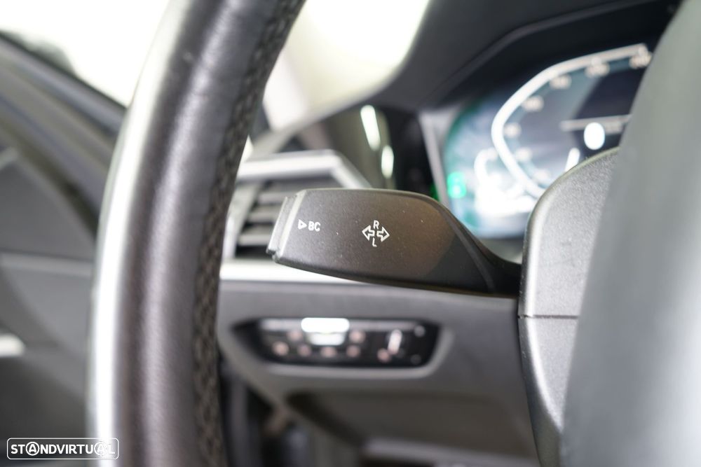 BMW 330 e Aut. Sport Line - 23