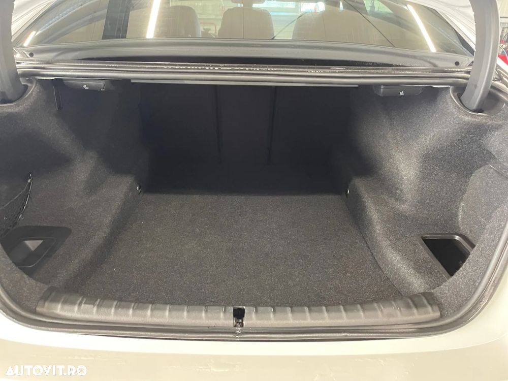 BMW Seria 5 520i AT - 18