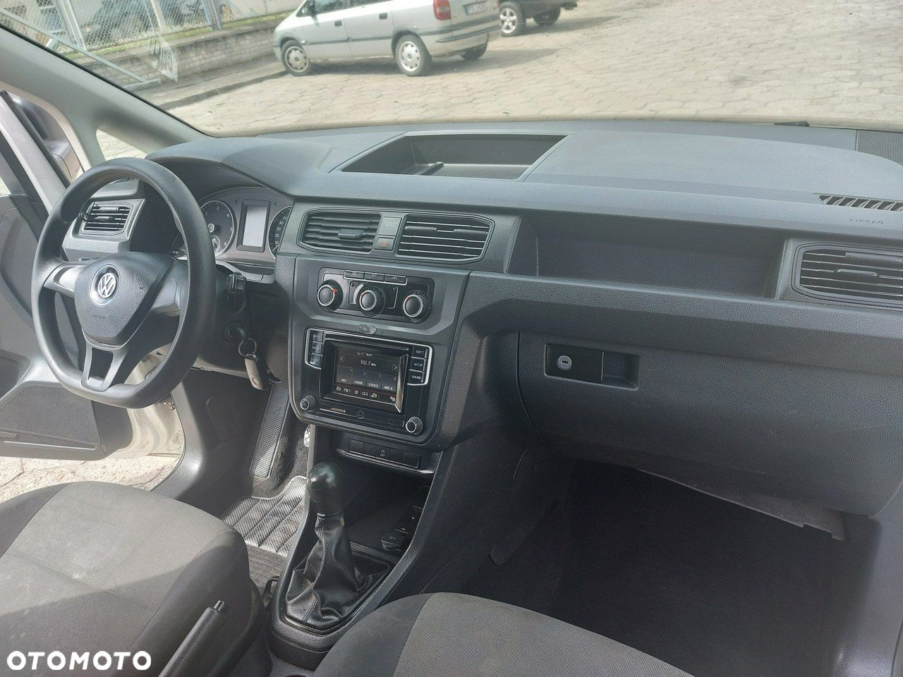Volkswagen Caddy - 10