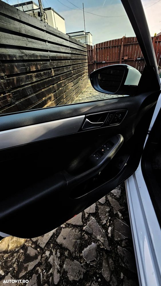 Volkswagen Jetta 1.2 TSI Trendline - 14